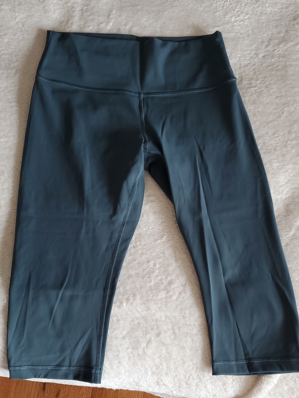 Lululemon High-Waist Athletic Capri Leggings in Dark Green